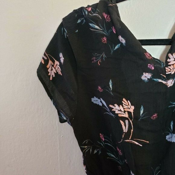 Kendall & Kylie Black With Floral Design Romper - Picture 9 of 9